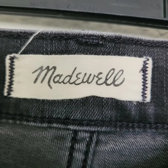 Madewell Women's Demi-Boot Cropped Jean Size 25 Black Wash Button Fly Raw Hem - Picture 3 of 11